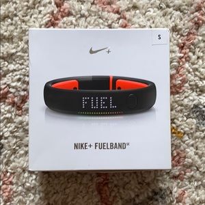 Small Nike Fuel Band - black - NWT